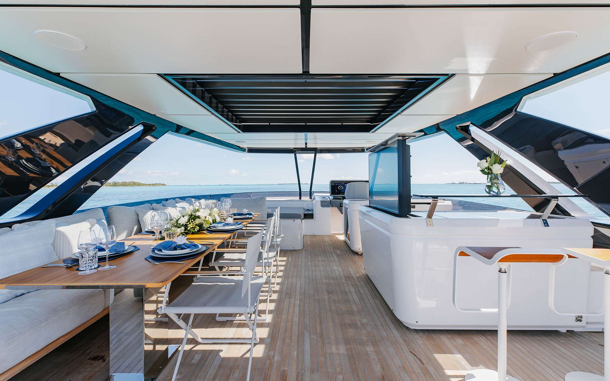 Yacht Photo 4